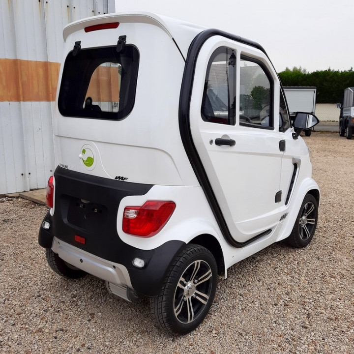 AUTO SANS PERMIS ELECTRIQUE E-PAULINE BLANCHE