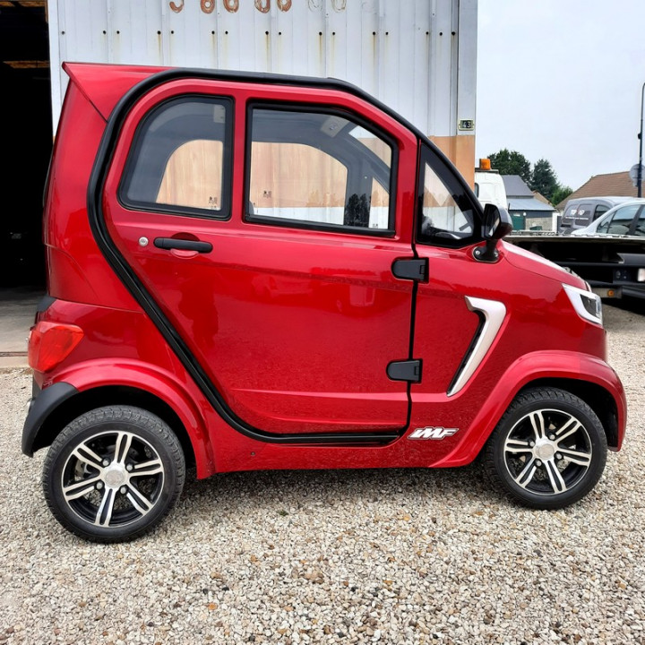 AUTO SANS PERMIS ELECTRIQUE E-PAULINE ROUGE