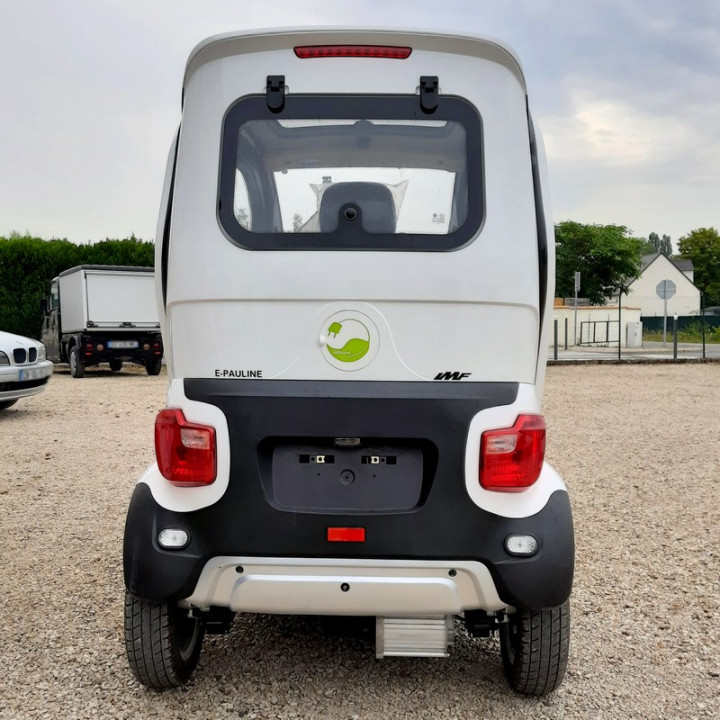 AUTO SANS PERMIS ELECTRIQUE E-PAULINE BLANCHE
