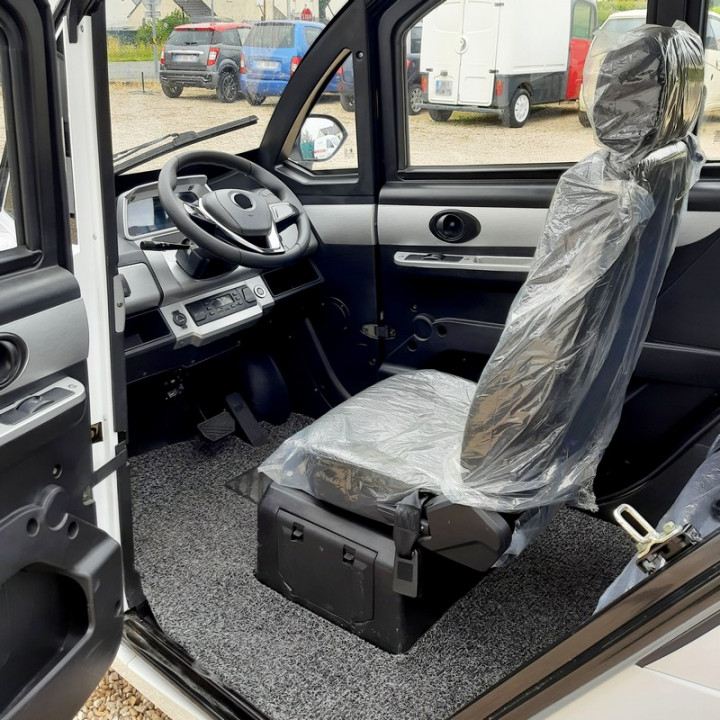 AUTO SANS PERMIS ELECTRIQUE E-PAULINE BLANCHE