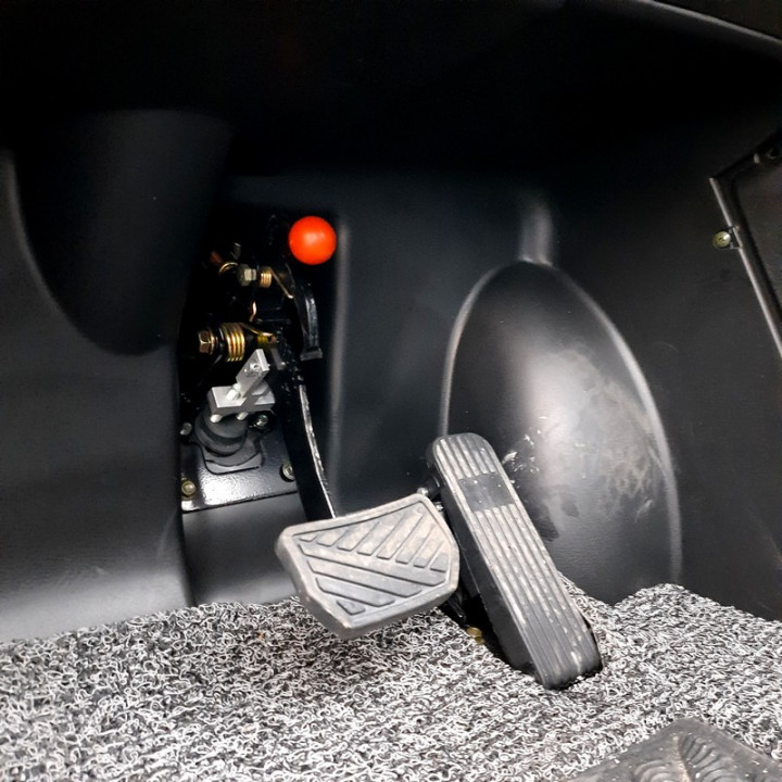 AUTO SANS PERMIS ELECTRIQUE E-PAULINE GRISE