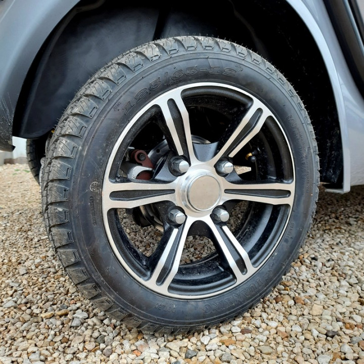 AUTO SANS PERMIS ELECTRIQUE E-PAULINE GRISE