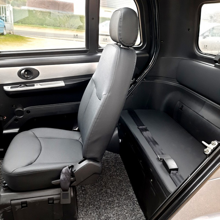 AUTO SANS PERMIS ELECTRIQUE E-PAULINE GRISE